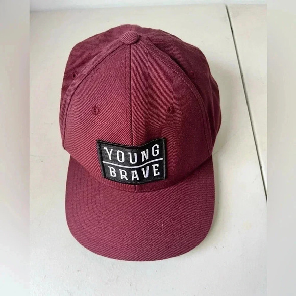 YOUNG & BRAVE Snapback Black Hat Cap Maroon - Picture 1 of 3